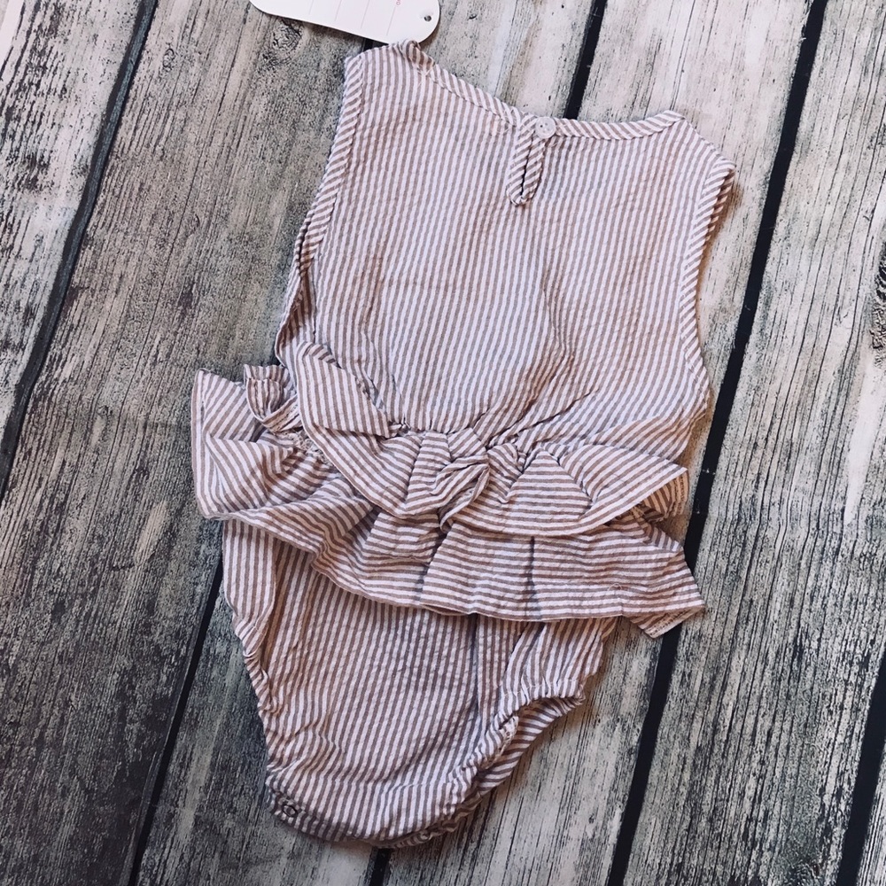 Brand New Seersucker Romper Size 12-18 Months - Picture 3 of 6